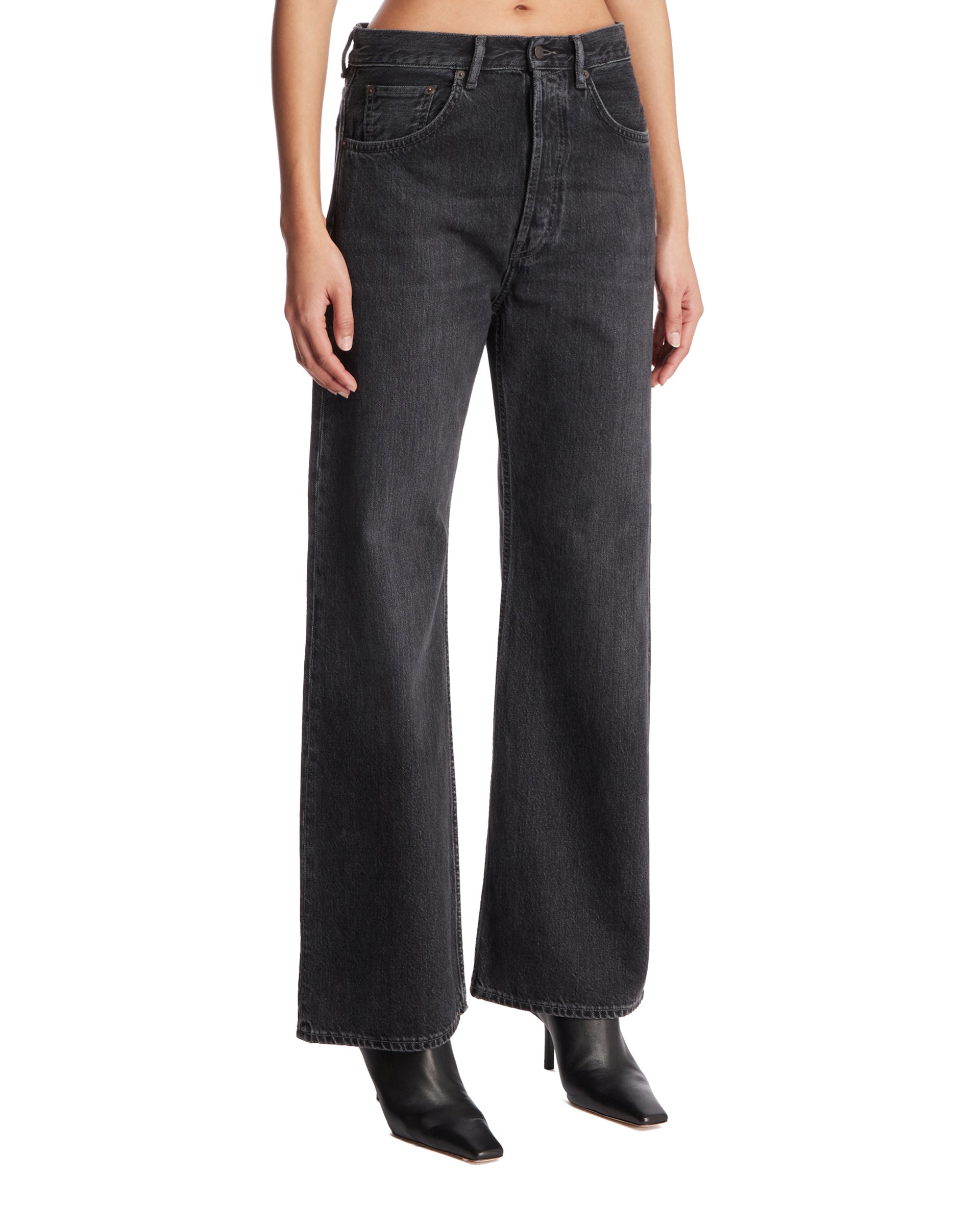 SS25---acne_20studios---A00521900_1_P_0f029308-0d6b-4708-aa38-f5376a05fe1a.JPEG