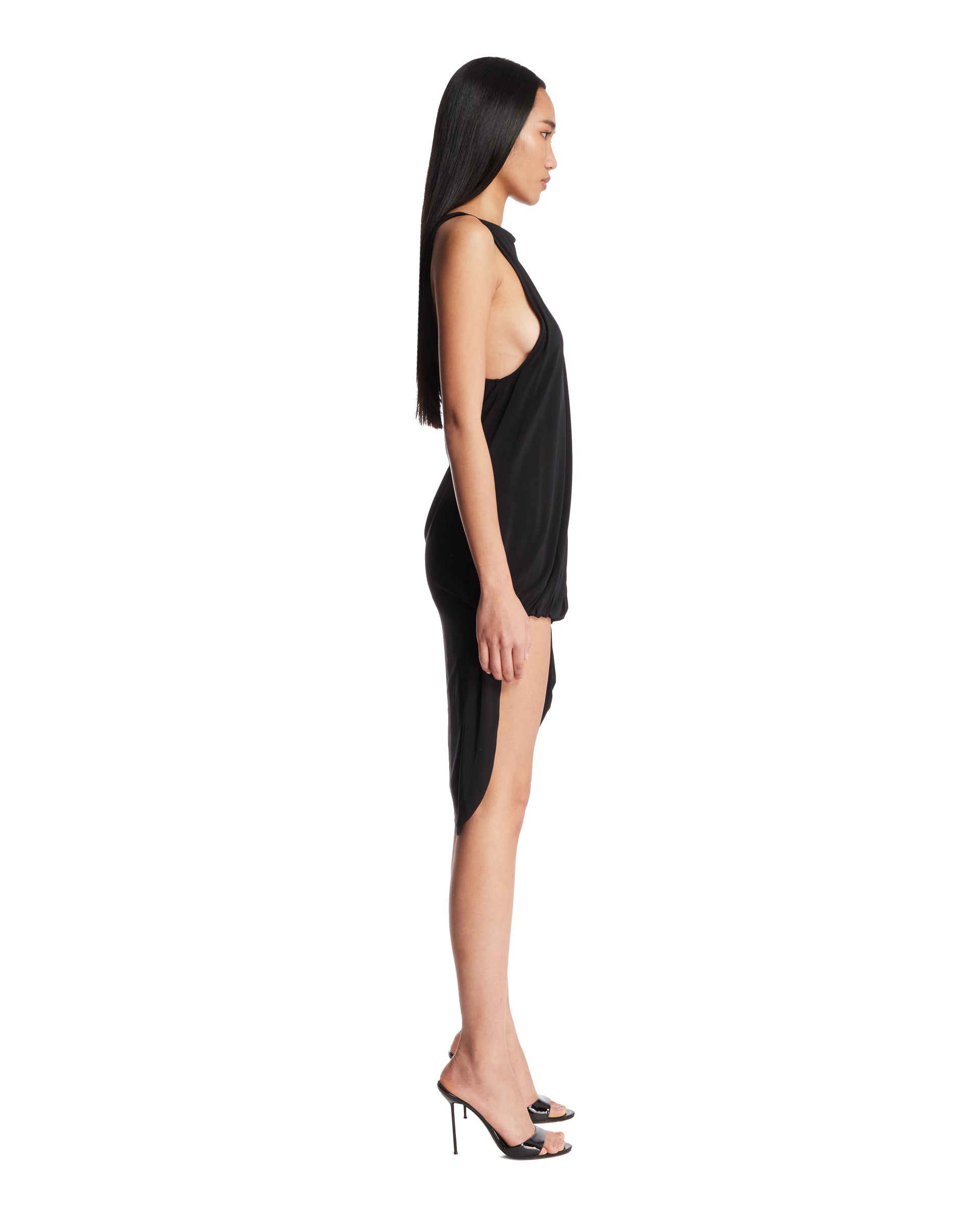 SS25---jacquemus---251DR2422381990_3_P_ce34f616-d90d-4d15-8246-124e5fff2ead.JPEG