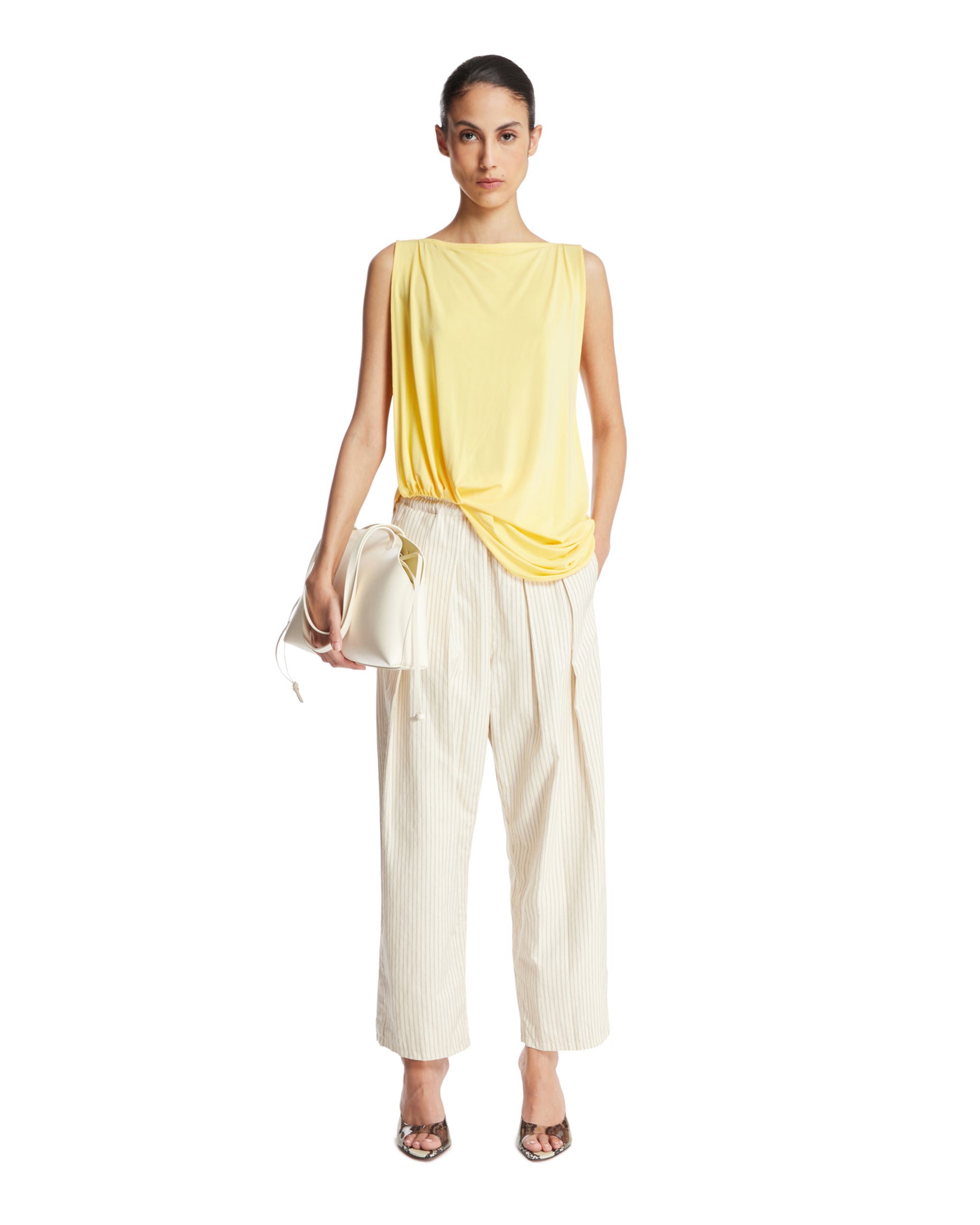 SS25---jacquemus---251TO1222381250_2_P_d02c11bd-7e7e-4600-b63c-c0c3f0d46ef5.JPEG