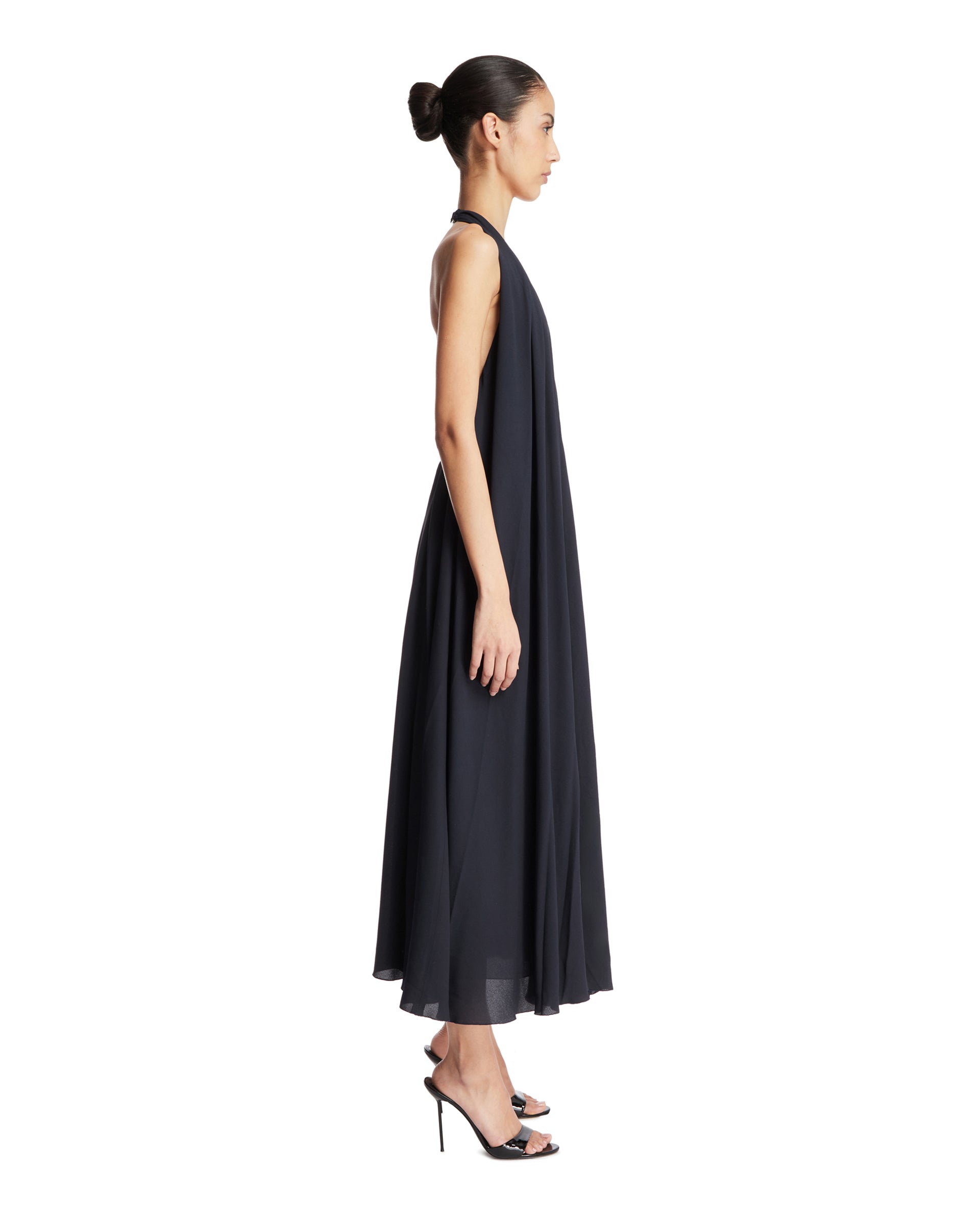 SS25---jacquemus---251DR2281765390_3_P_cbb8dfc7-9836-41a7-9197-f6e79b5b7094.JPEG