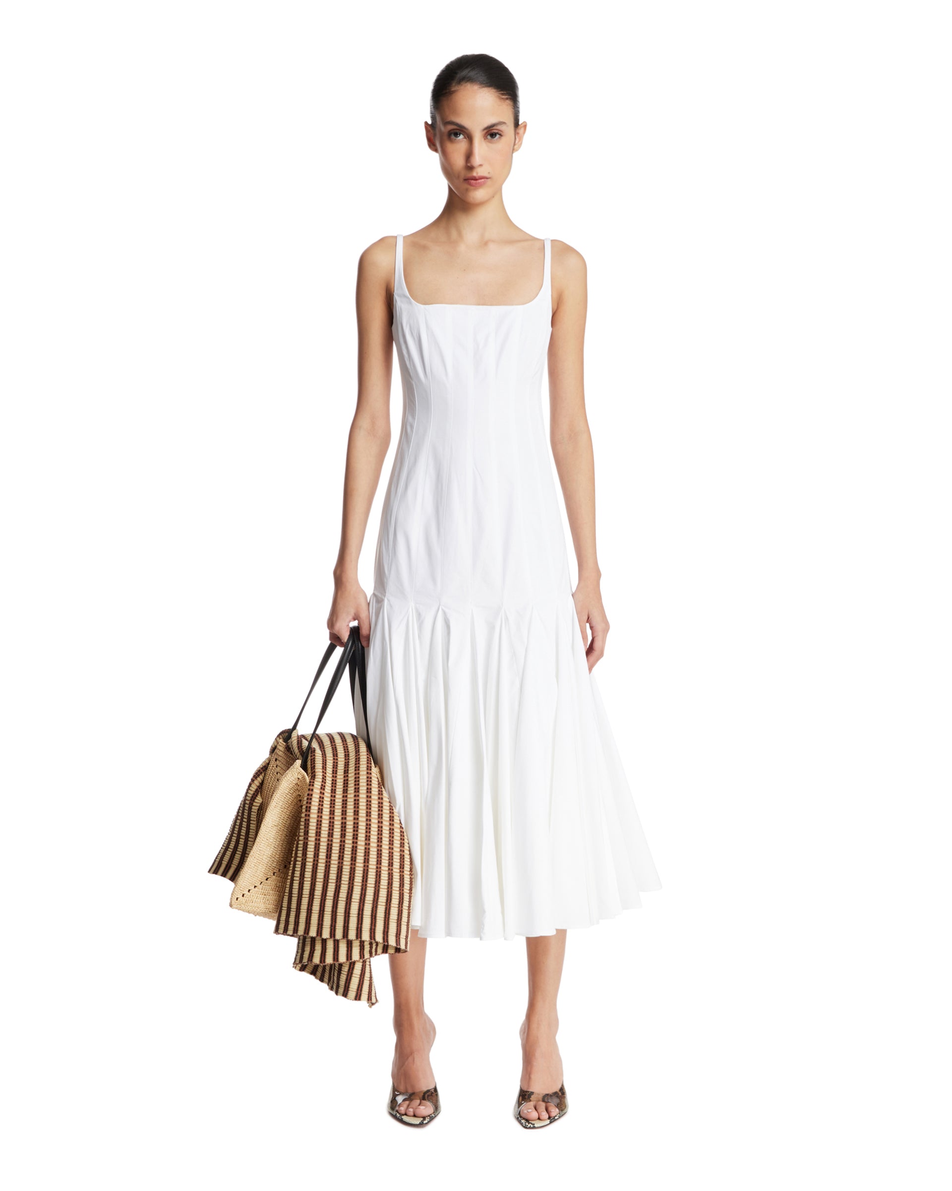 SS25---jacquemus---251DR2241520100_2_P_877de498-f364-49a5-94d0-80f9ceae34f6.JPEG