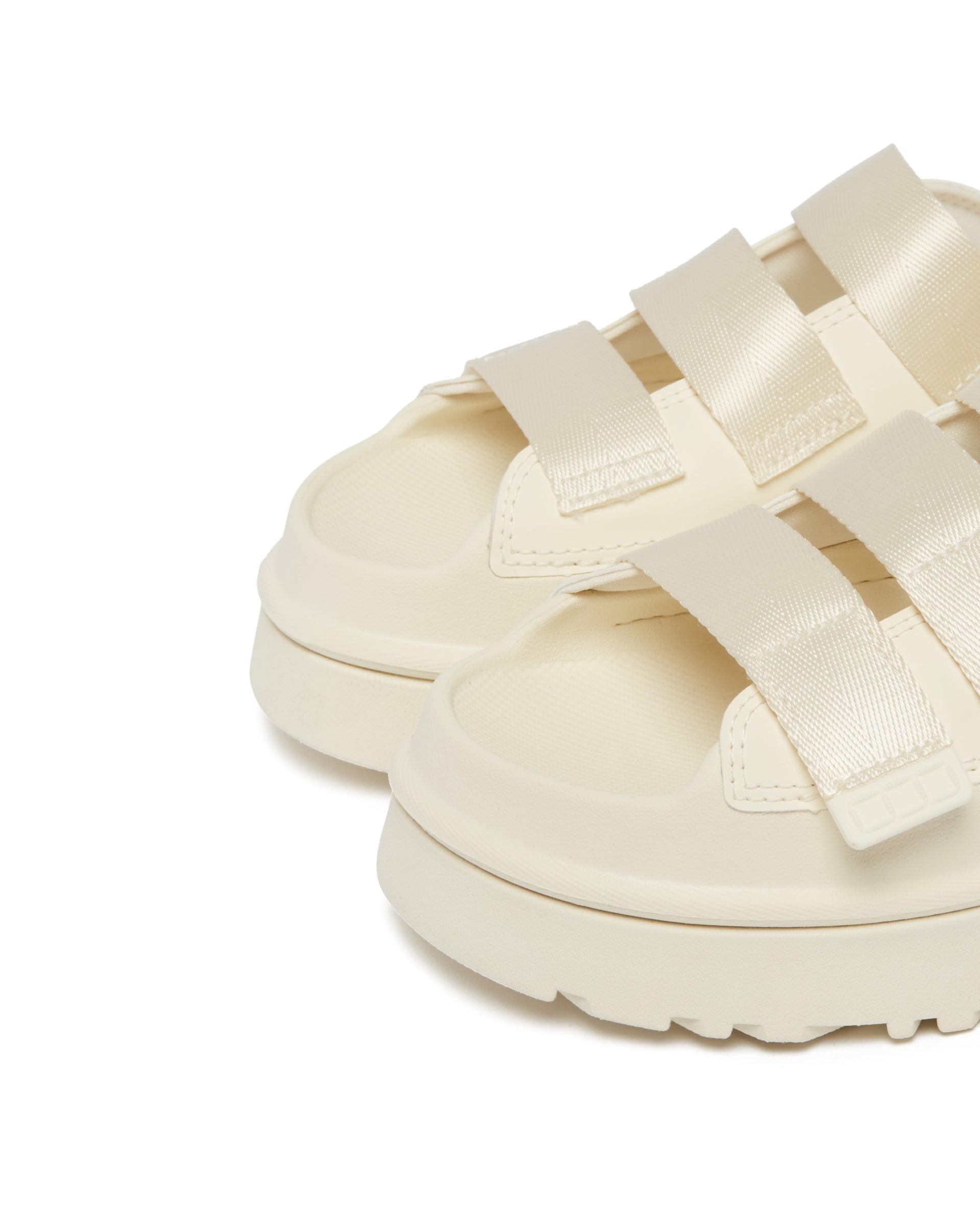 SS25---ugg---1167430JSM_5_P_13613374-a33d-4bcd-b498-c52d0f5d9788.JPEG