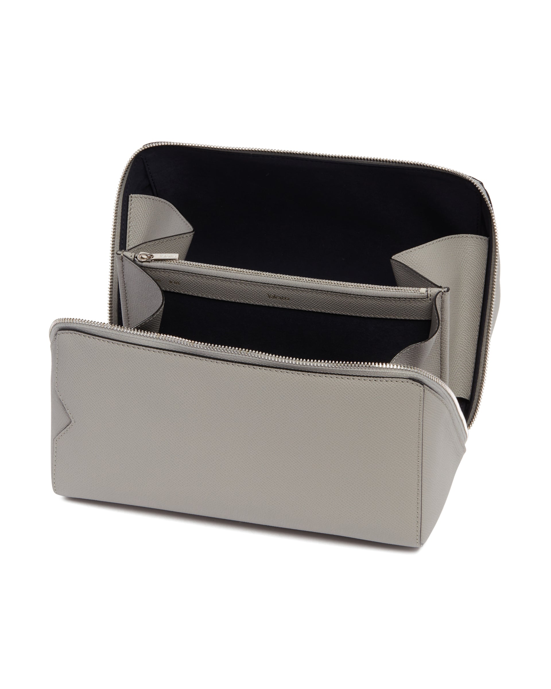 FW24-25---valextra---SGVL0016010LRLTA99GM_3_P_faf0eb61-fe7c-41aa-bd25-0ac3cbc63e32.JPEG