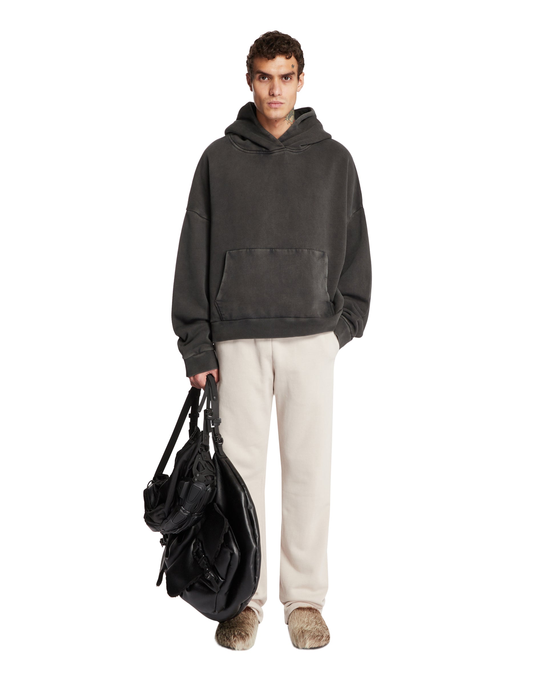 FW24-25---entire_20studios---ES2204SC_2_P_aca74169-b375-41ff-87b6-6a7294402758.JPEG
