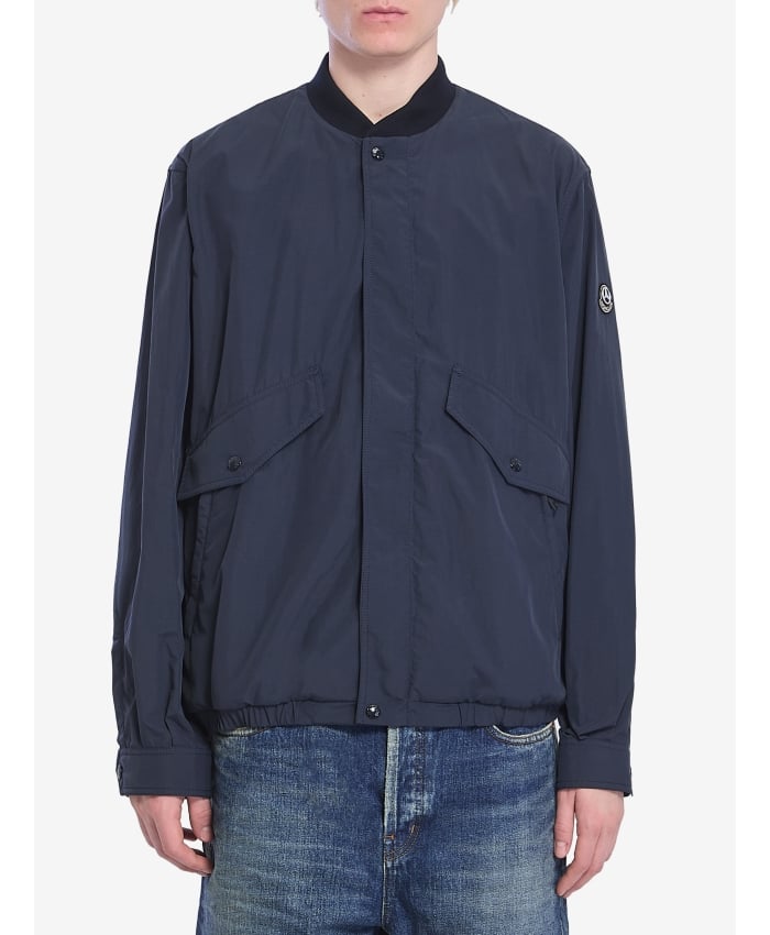 p25_moncler-mercedes_p25-moncler-mercedes-1a00013m6680778.jpg