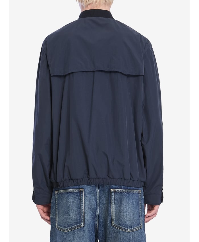 p25_moncler-mercedes_p25-moncler-mercedes-1a00013m66807781p.jpg