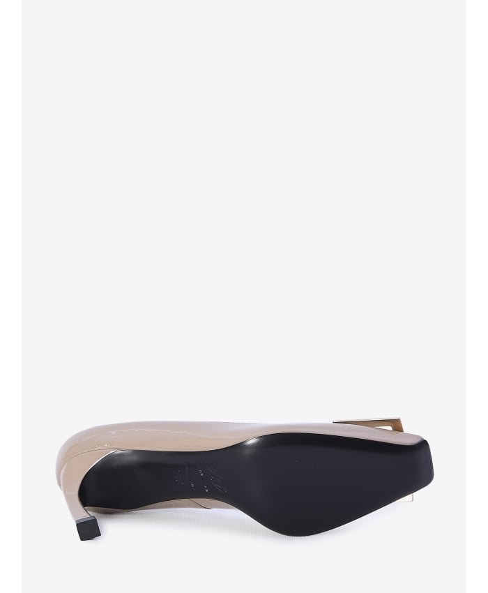p25_roger-vivier_p25-roger-vivier-rvw40015280d1pc4155p.jpg