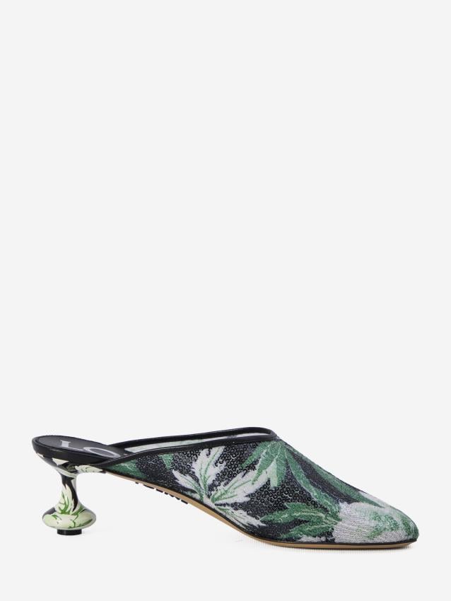 p25_loewe_p25-loewe-llst379x1057283p.jpg