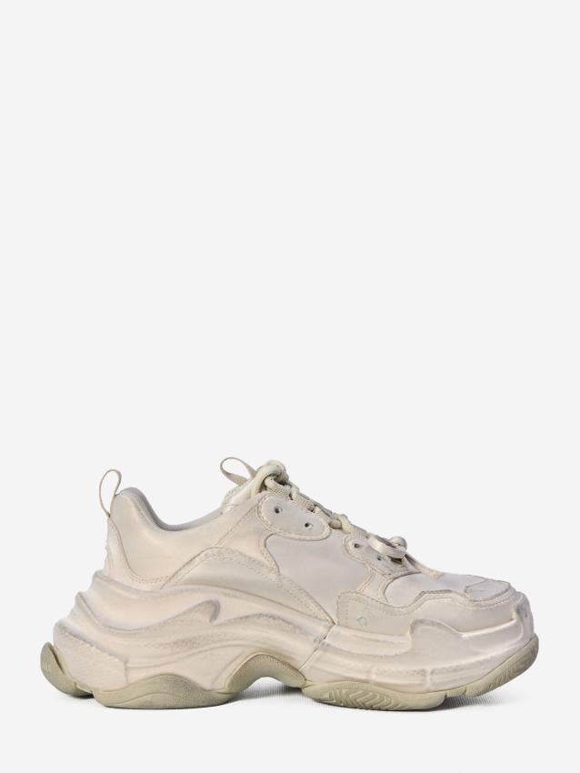 p25_balenciaga_p25-balenciaga-524039wtrsl20003p.jpg