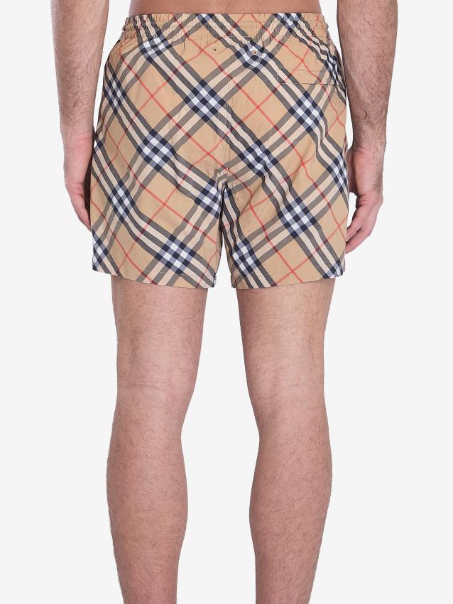 p25_burberry_p25-burberry-8087335b93681p.jpg