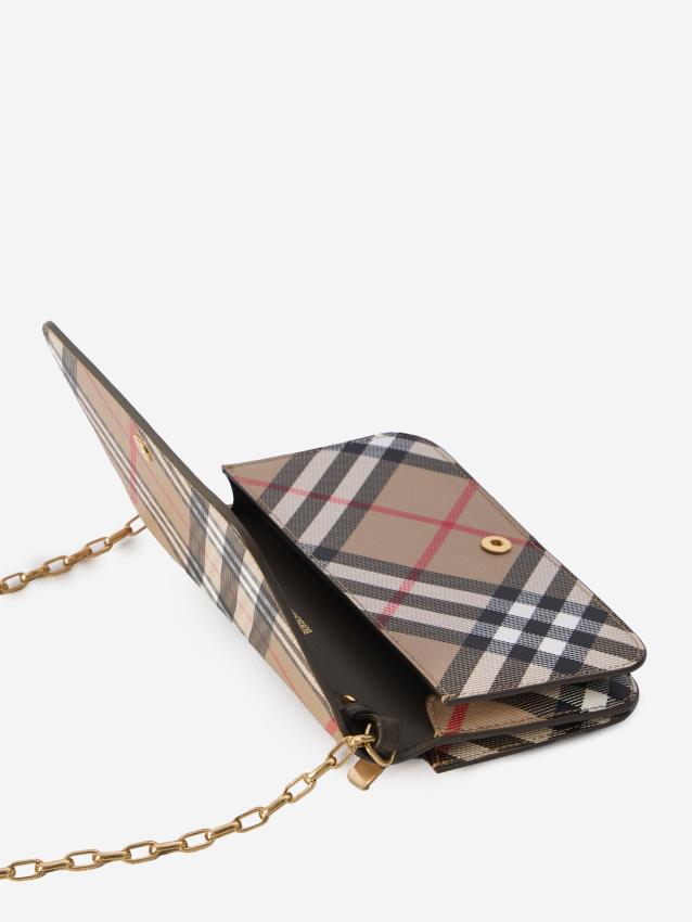 p25_burberry_p25-burberry-8095123b93684p.jpg