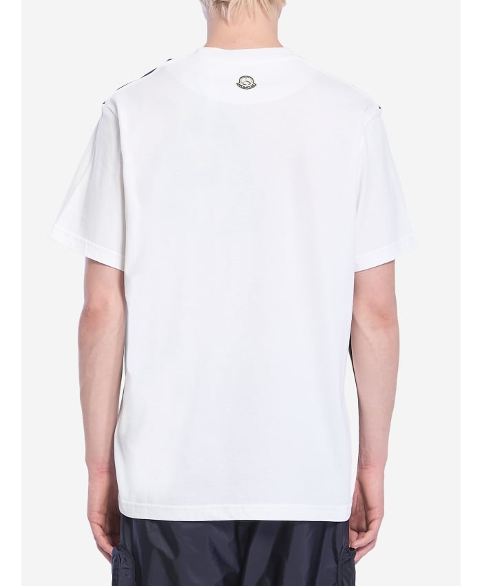 p25_moncler-mercedes_p25-moncler-mercedes-8c0000389ab90011p.jpg