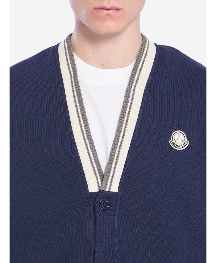 p25_moncler-mercedes_p25-moncler-mercedes-8g0000589awv7543p.jpg