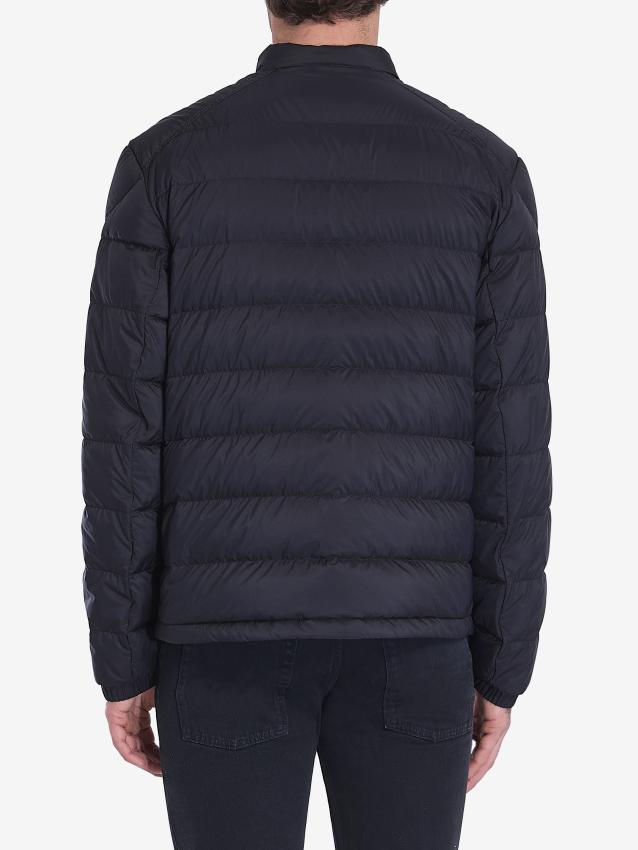 p25_moncler_p25-moncler-1a00023597yd9991p.jpg