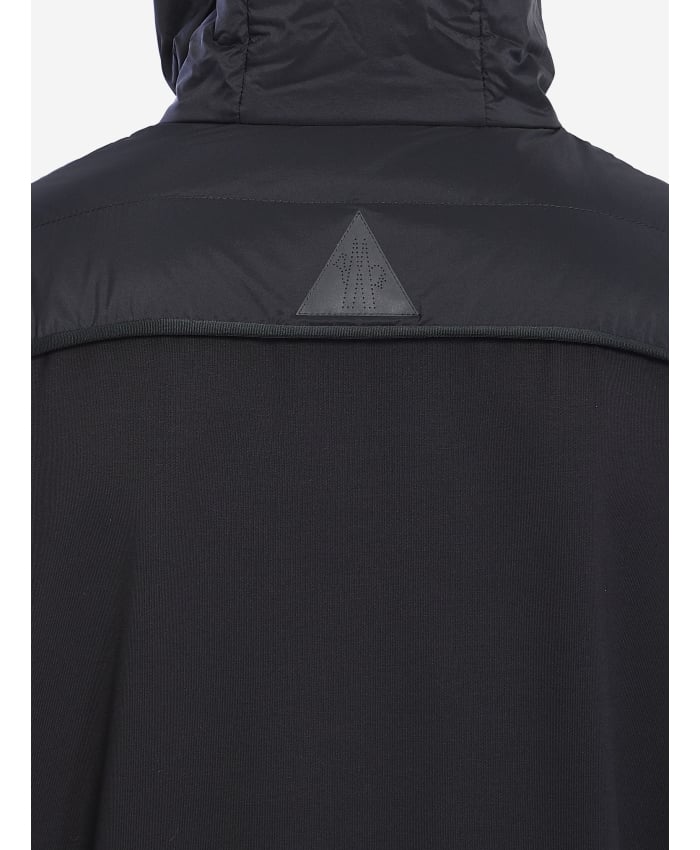 p25_moncler-grenoble_p25-moncler-grenoble-8g0000589aw09994p.jpg