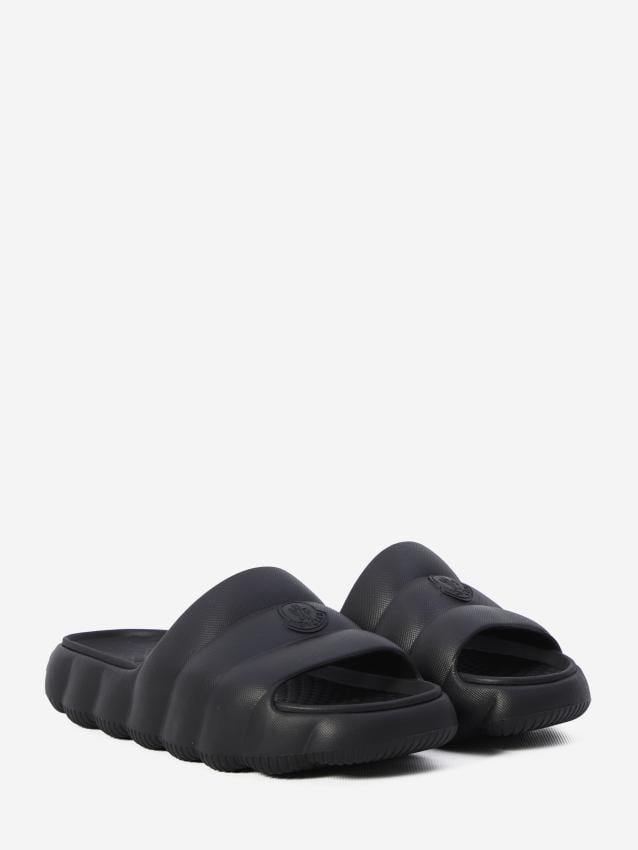 p25_moncler_p25-moncler-4c00050m25599992p.jpg