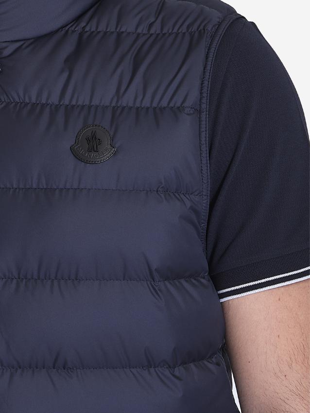 p25_moncler_p25-moncler-1a00144549sk7792p.jpg