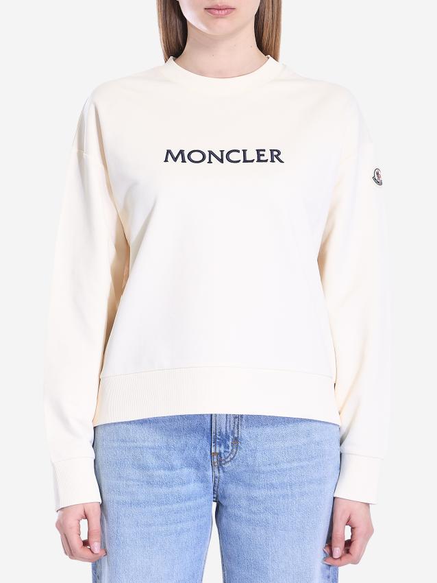 p25_moncler_p25-moncler-8g00001689a1k037.jpg