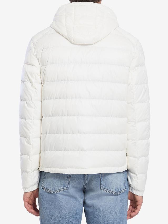 p25_moncler_p25-moncler-1a00080597y40321p.jpg