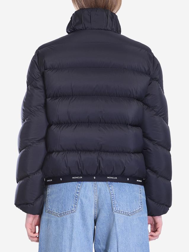 p25_moncler_p25-moncler-1a00027597yd9991p.jpg