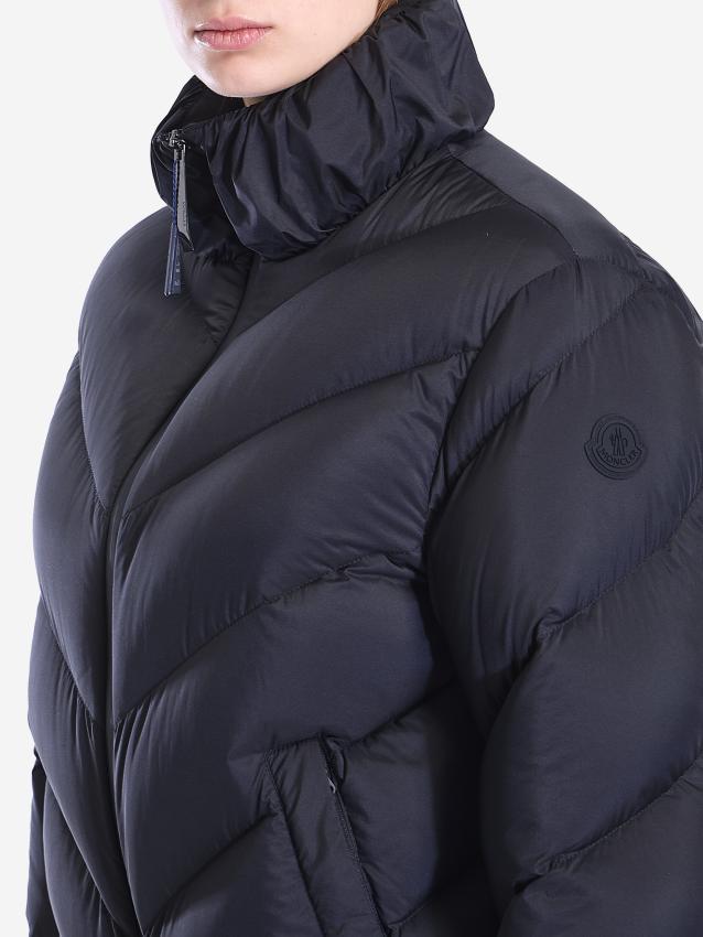 p25_moncler_p25-moncler-1a00027597yd9992p.jpg