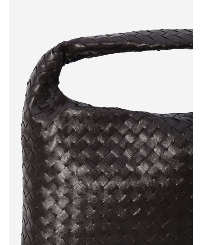 p25_bottega-veneta_p25-bottega-veneta-763970v3iv121904p.jpg