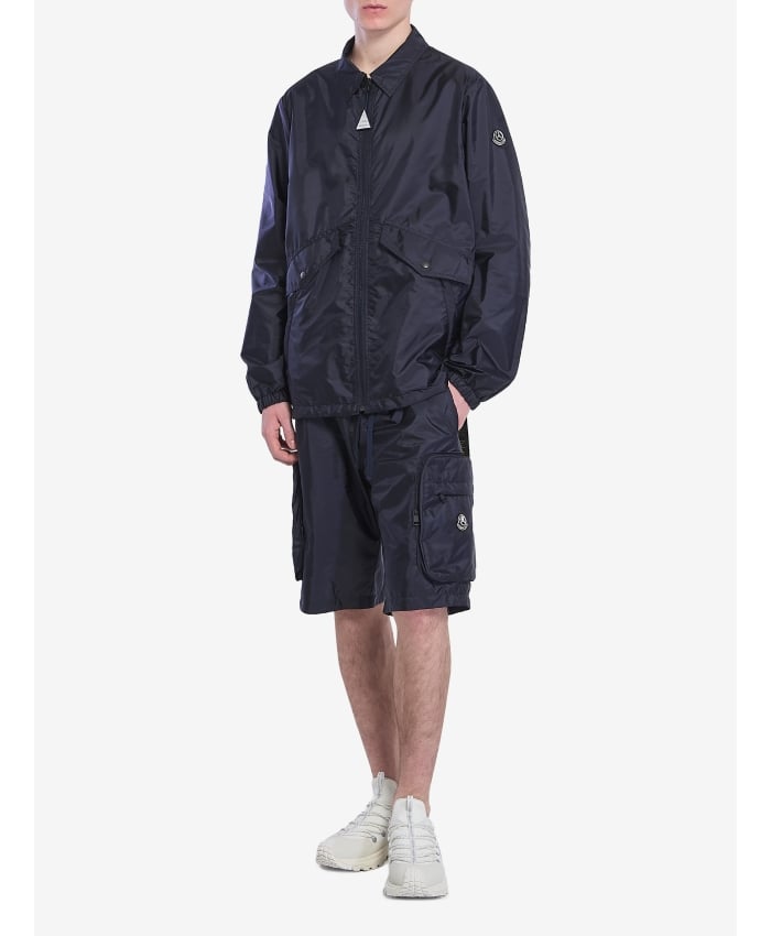 p25_moncler-mercedes_p25-moncler-mercedes-2b000001m59207781p.jpg
