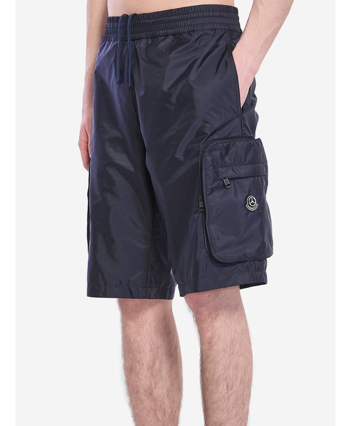 p25_moncler-mercedes_p25-moncler-mercedes-2b000001m59207783p.jpg