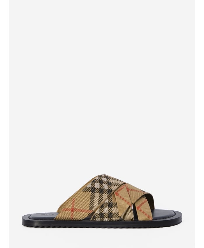p25_burberry_p25-burberry-8106987b9368.jpg