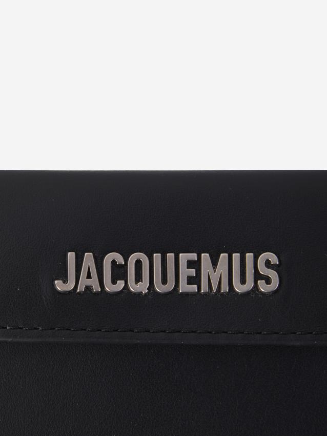 p25_jacquemus_p25-jacquemus-216sl00330619904p.jpg