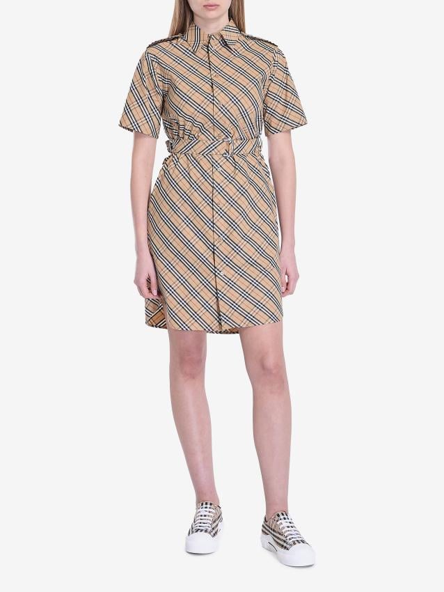 p25_burberry_p25-burberry-8106067b93681p.jpg