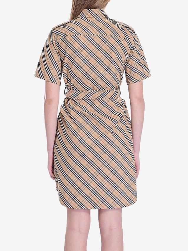 p25_burberry_p25-burberry-8106067b93682p.jpg
