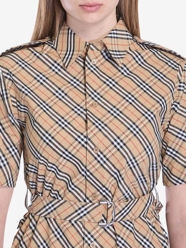 p25_burberry_p25-burberry-8106067b93683p.jpg