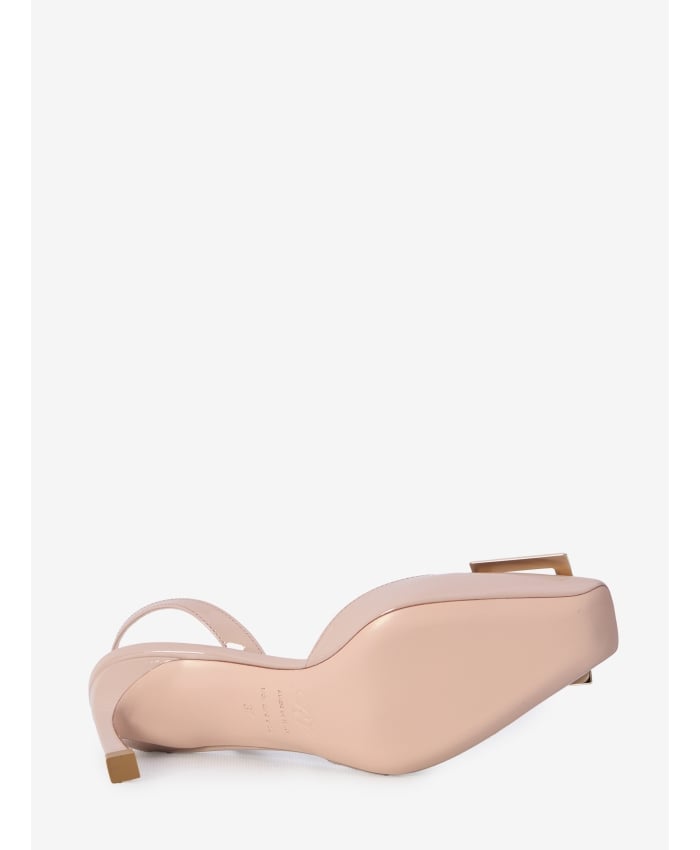 p25_roger-vivier_p25-roger-vivier-rvw40037740d1pc2115p.jpg