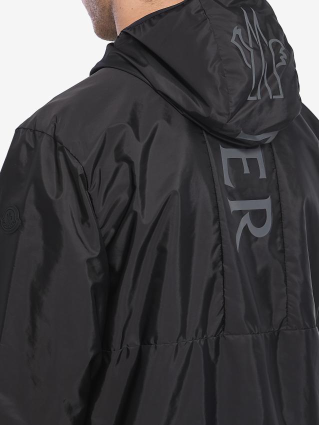 p25_moncler_p25-moncler-1a00105539zd9992p.jpg