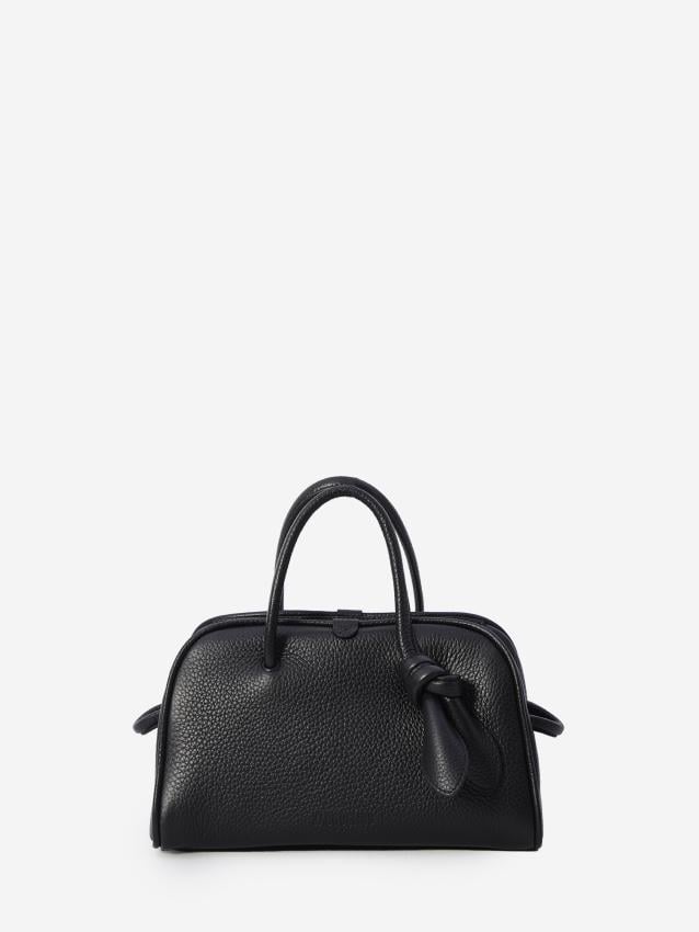 p25_jacquemus_p25-jacquemus-251ba4163216990.jpg