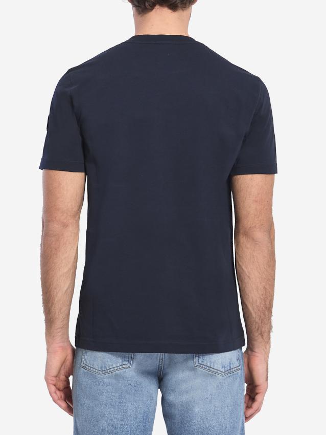 p25_moncler_p25-moncler-8c0002989a177421p.jpg