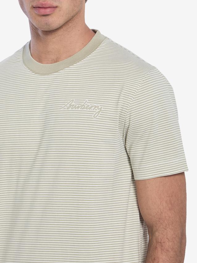 p25_burberry_p25-burberry-8106239c22192p.jpg