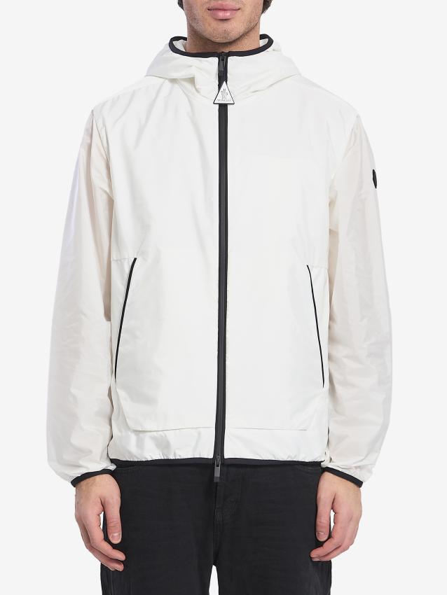 p25_moncler_p25-moncler-1a00105539zd041.jpg