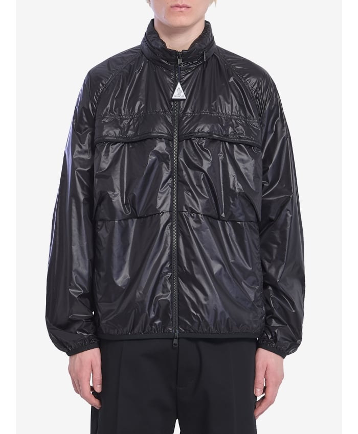 p25_moncler-mercedes_p25-moncler-mercedes-1a00015m6189999.jpg