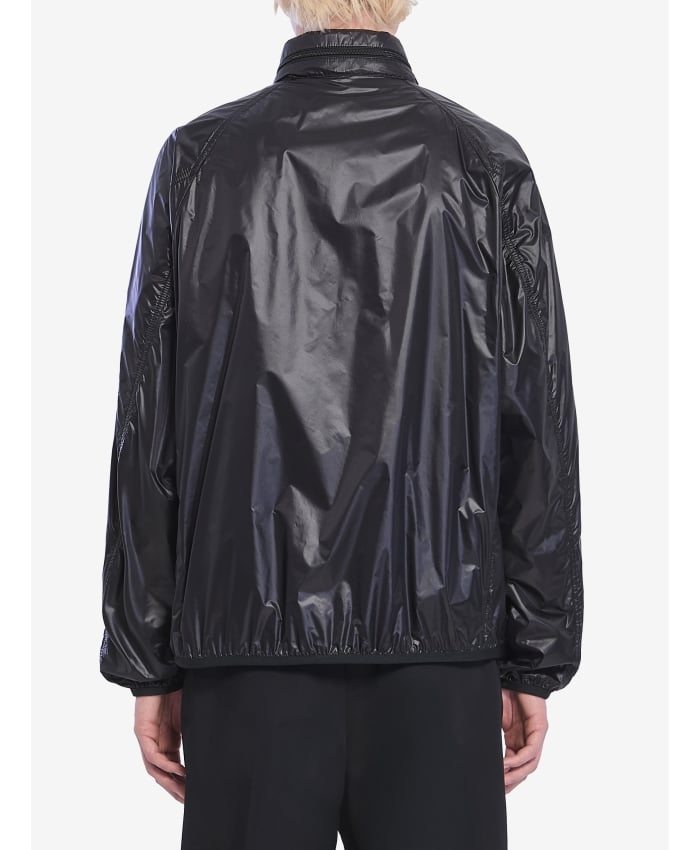p25_moncler-mercedes_p25-moncler-mercedes-1a00015m61899991p.jpg