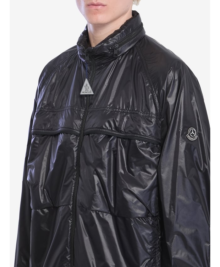 p25_moncler-mercedes_p25-moncler-mercedes-1a00015m61899993p.jpg