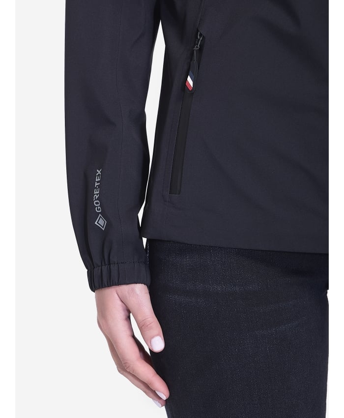 p25_moncler-grenoble_p25-moncler-grenoble-1a000165987m9993p.jpg