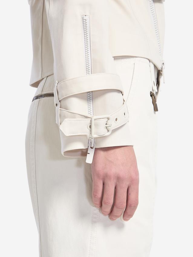 p25_burberry_p25-burberry-8105791c23884p.jpg