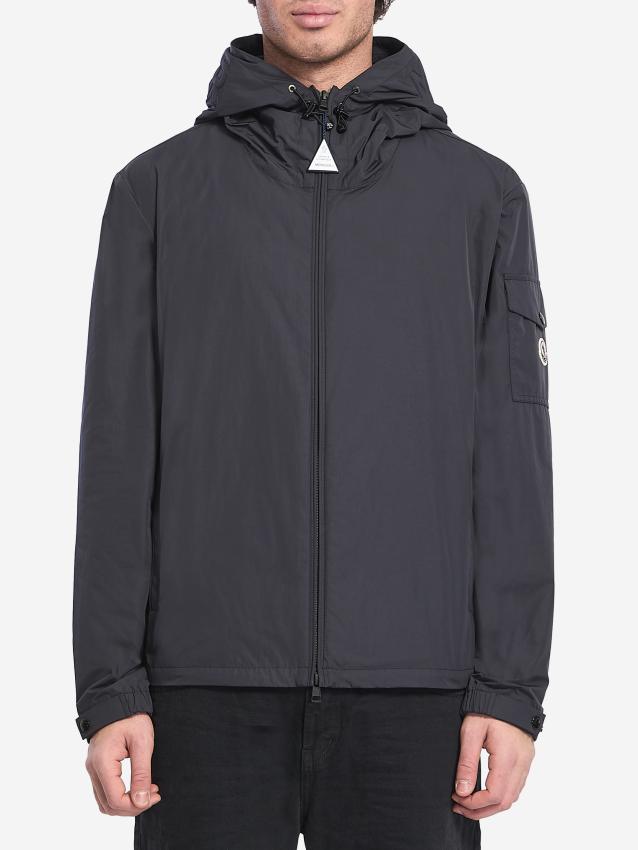 p25_moncler_p25-moncler-1a0012059876999.jpg