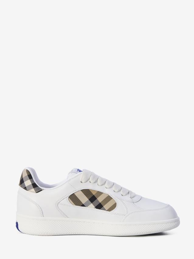 p25_burberry_p25-burberry-8108649a14643p.jpg