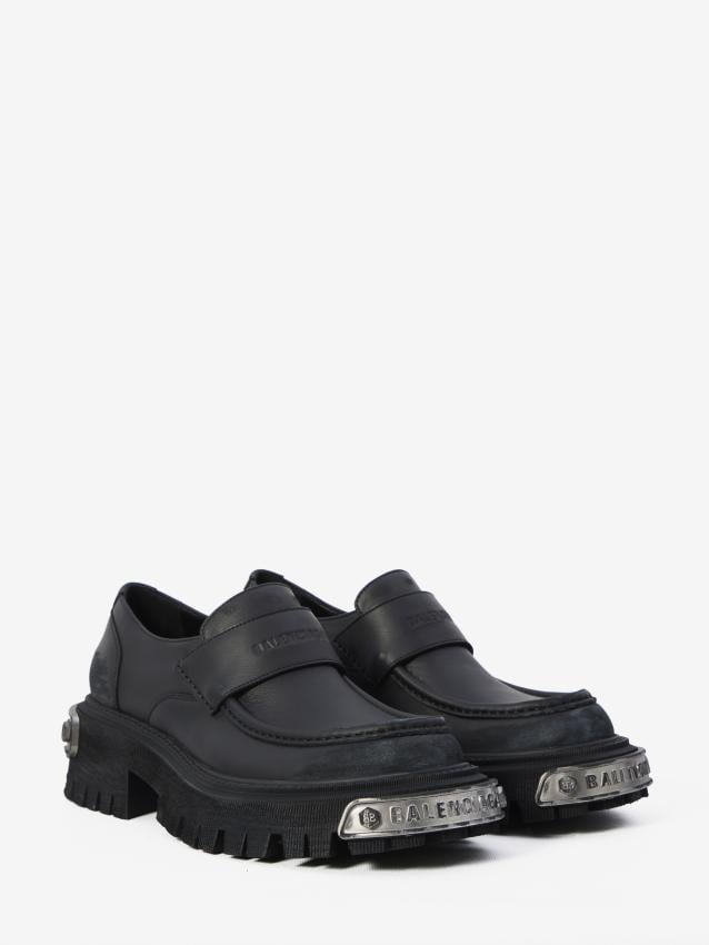 p25_balenciaga_p25-balenciaga-825735wbsa810102p.jpg