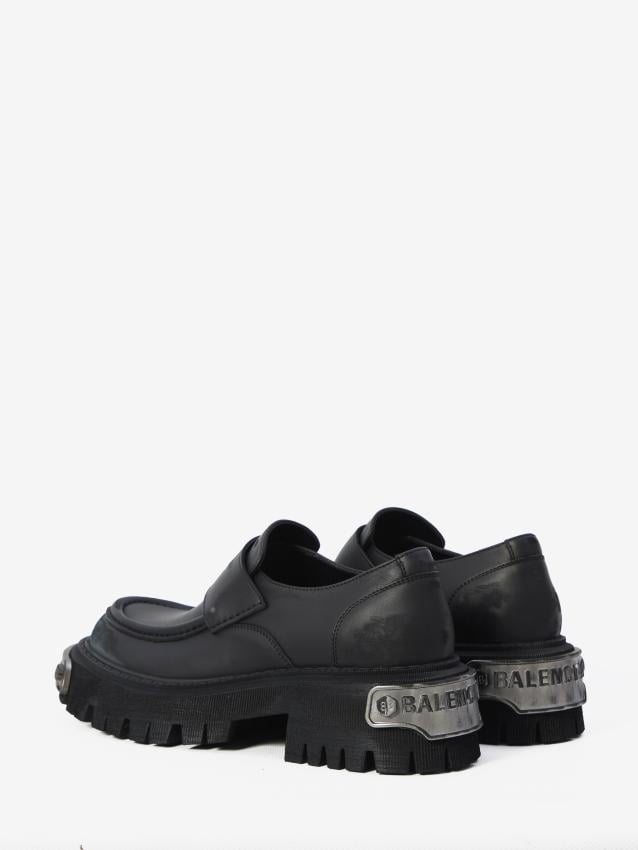 p25_balenciaga_p25-balenciaga-825735wbsa810104p.jpg