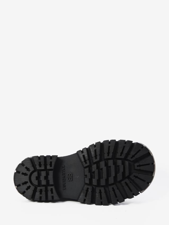 p25_balenciaga_p25-balenciaga-825735wbsa810105p.jpg