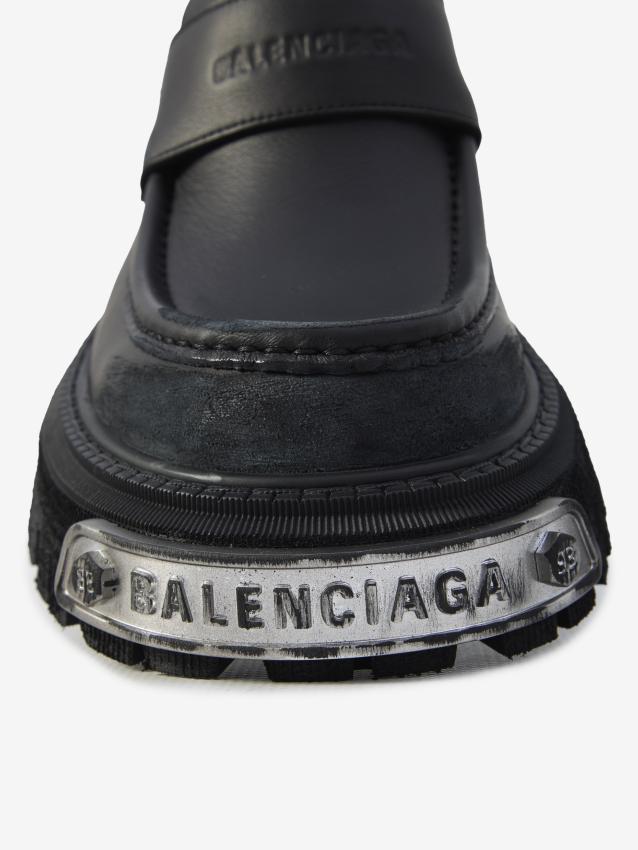 p25_balenciaga_p25-balenciaga-825735wbsa810106p.jpg